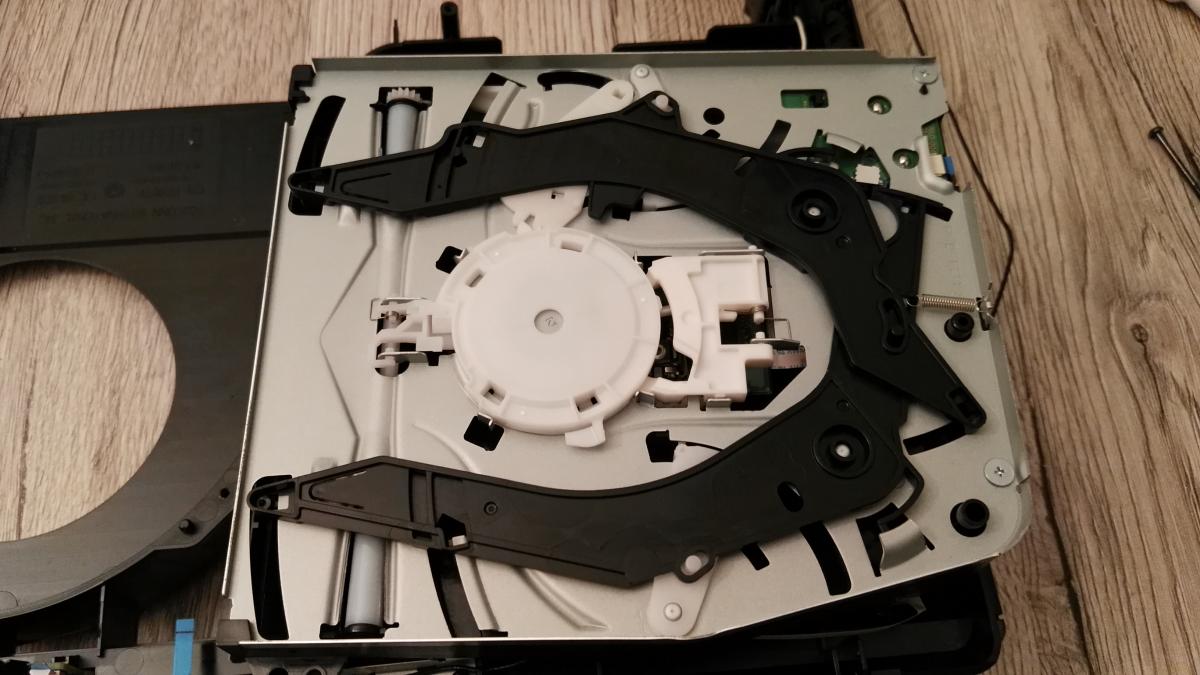 Never-before-seen PS4 Pro 'Neo' devkit teardown: 16GB GDDR5 RAM, 12mm heat  pipe